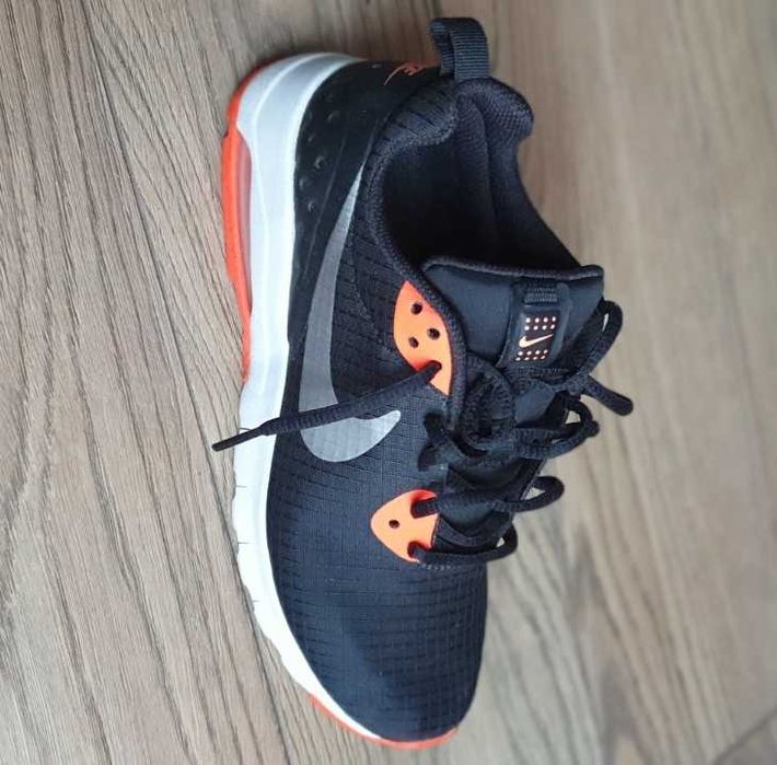 Adidași Nike pentru fete, mărimea 37,5