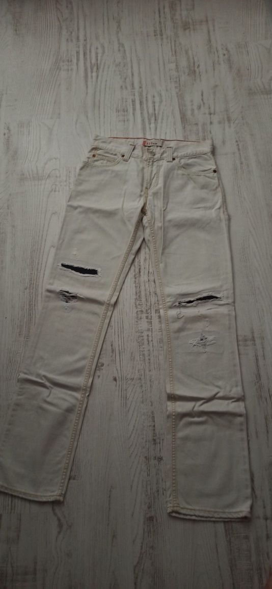 Levis Levis București