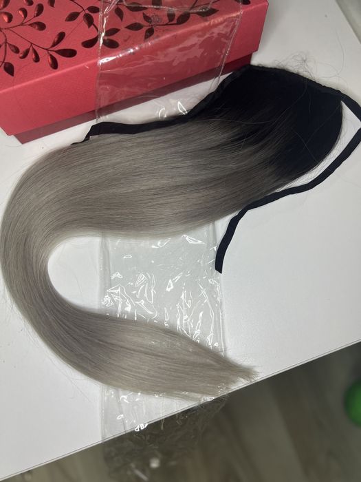 Coada păr natural Ombre Light Grey 60cm – stare perfectă!