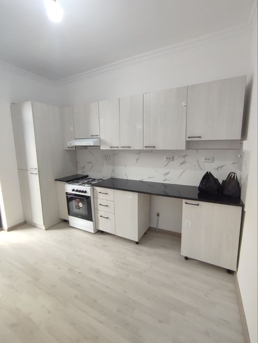 Ijaraga kvartira navastroyka hamma sharoiti bor.Yangi darxon