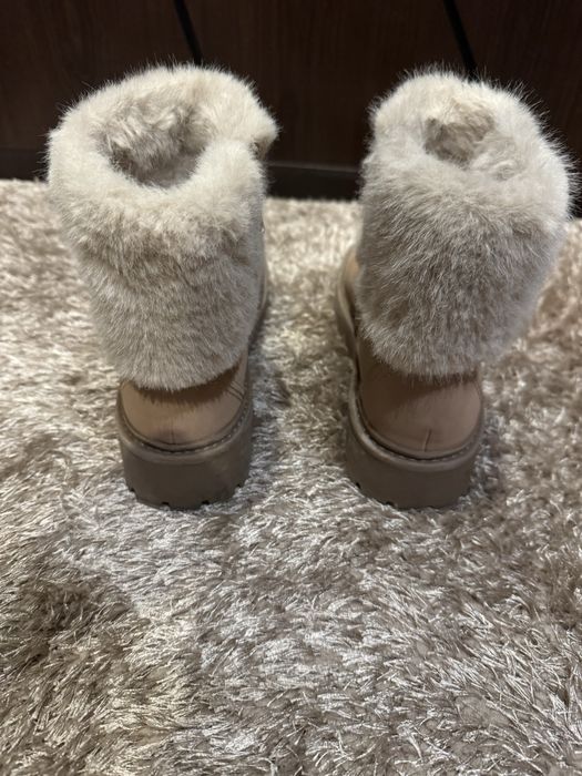 Много стилни и пухкави боти ZARA