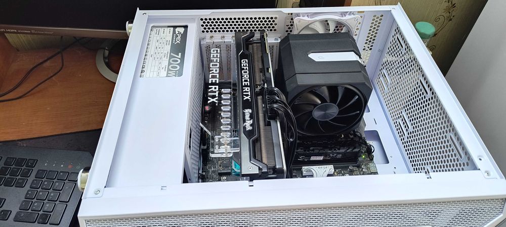 Ryzen 7 5800X3D RTX 3080Ti - 12gb DDR4 - 32гб SSD M-2-1000гб