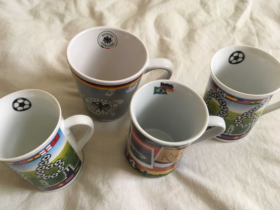 Lot pahare cani desfacatoare de bere cu tematica fotbal