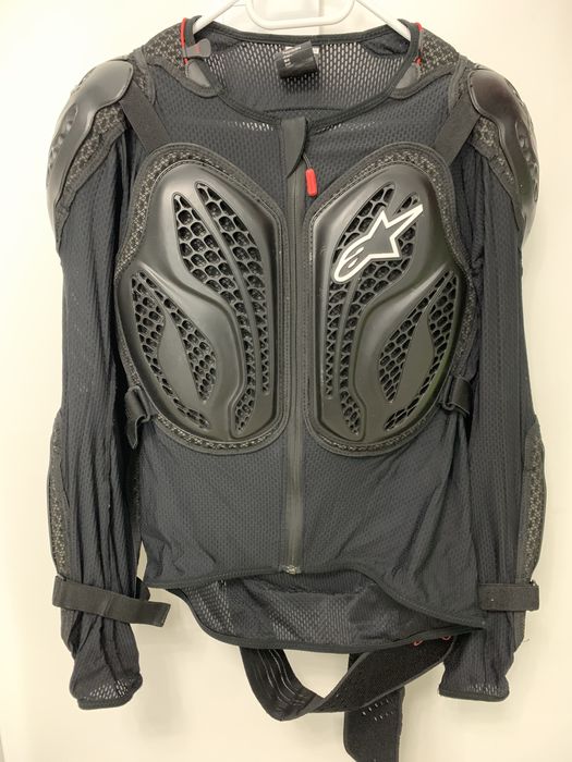 Две ризници Acerbis и Alpinestars