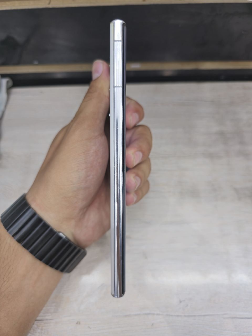 Samsung s22 ultra 5g 12/256gb sotiladi imei oʼtgan oq rang