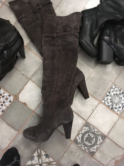 Cizme inalte piele intoarsa