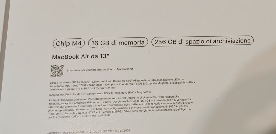 Macbook Air 13.6"M4 16 GB RAM 256 GB SSD 12 м гаранция