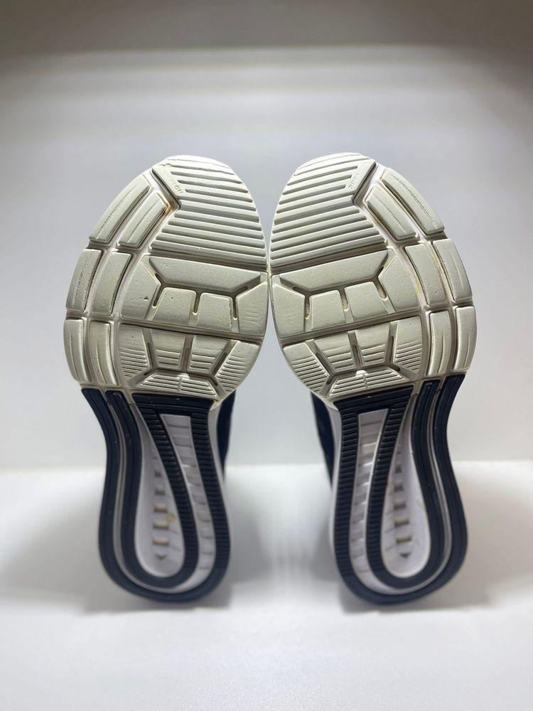 Маратонки Nike размер 39