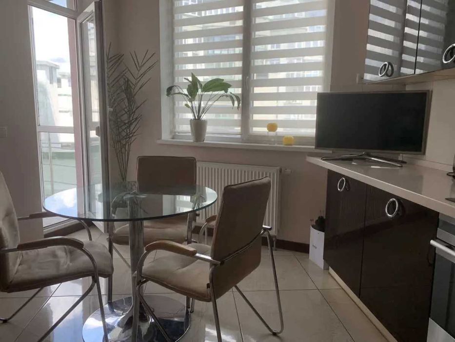 Дава се под наем Двустаен апартамент в София, Гоце Делчев - 65 кв.м за 637.5 € - Снимка #1