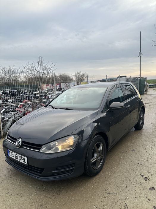 Volkswagen Golf 7 2013 1.2 TSI usor avariat / lovit / avariate