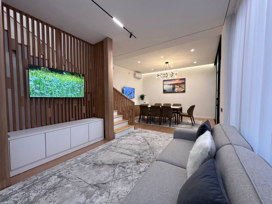 4 комнатная Дуплекс квартира на Тараса Шевченко