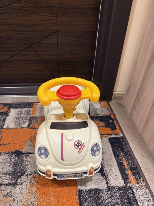 Детска Кола за бутане с крачета