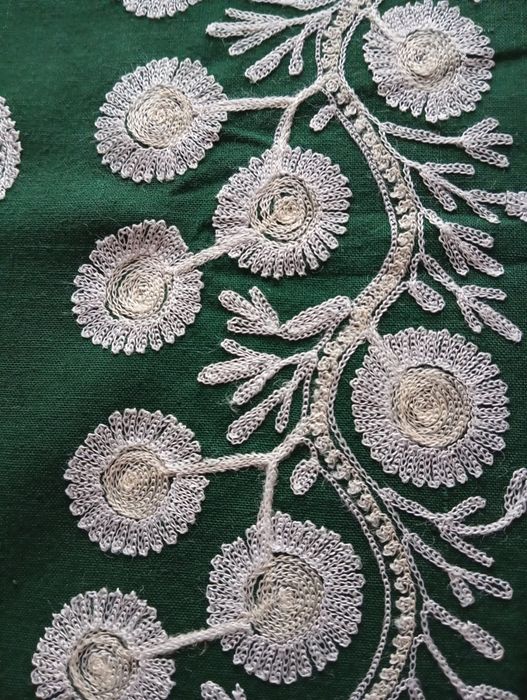 Покривка с бродерия