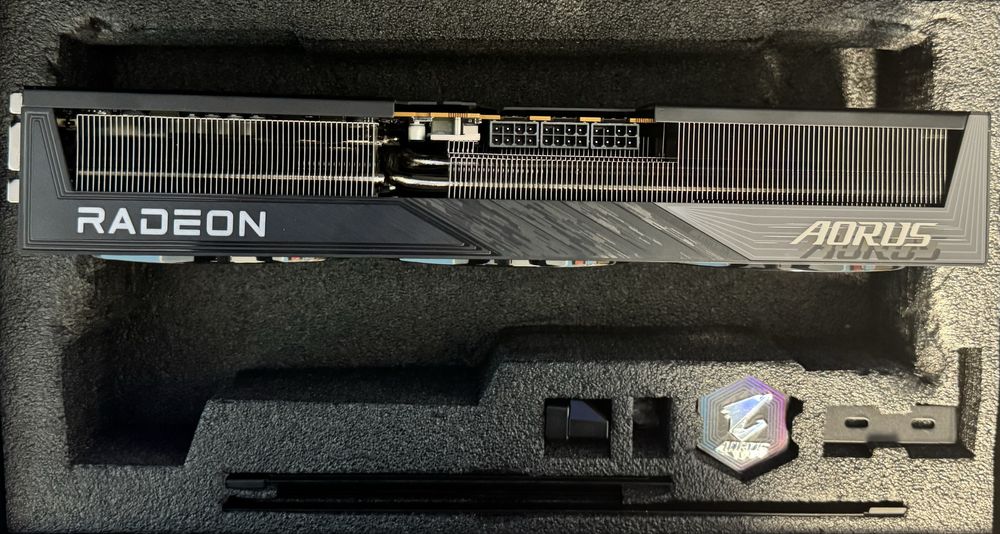 Placă video RX 9070 XT Aorus Elite