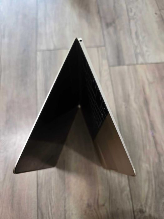 Лаптоп Macbook A1534 за части