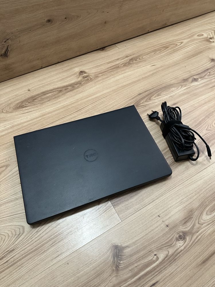 Лаптоп Dell 15,6 инча