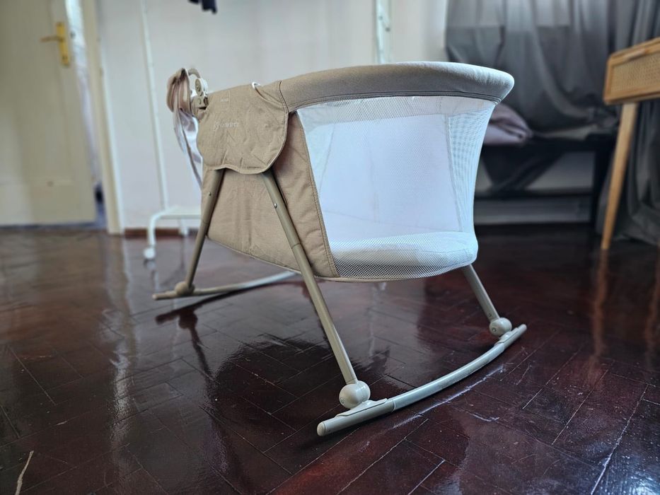 Pătuț pliabil și balansoar Kinderkraft
Stare foarte bună.