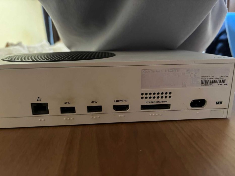 Xbox Series S + Controler , ideal cadou pentru un copil sau o familie