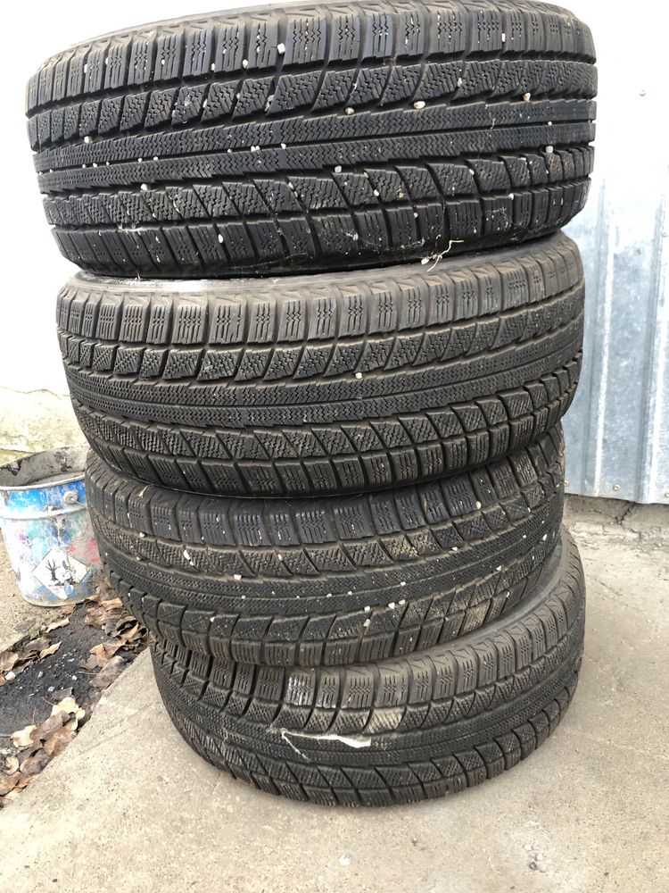 Продам Резину 215/55R17