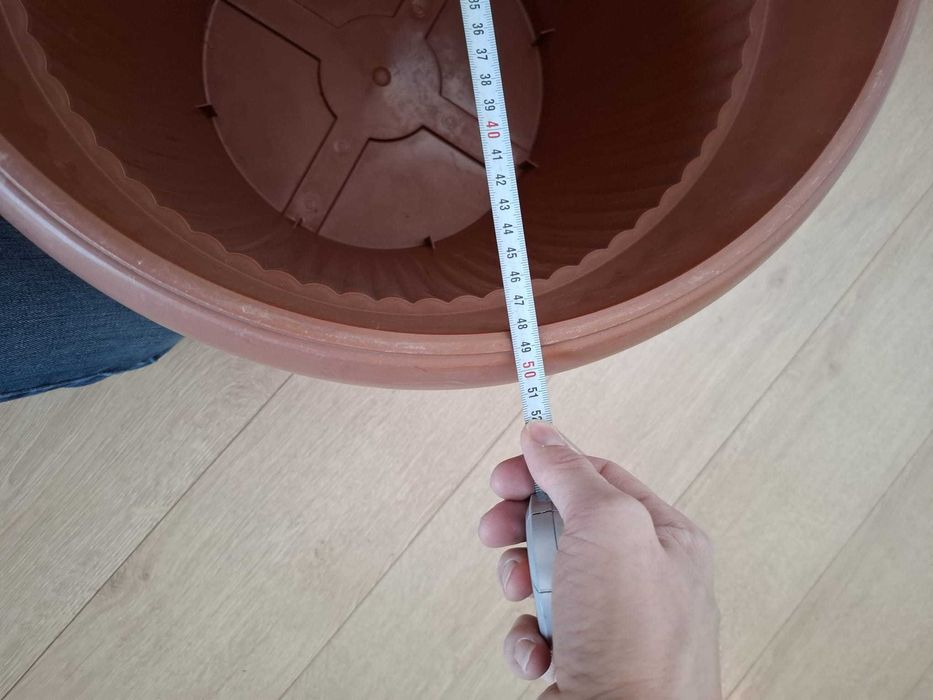 Ghiveci mare de flori din plastic