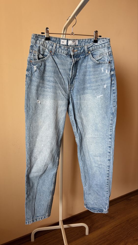 Дънки на Bershka