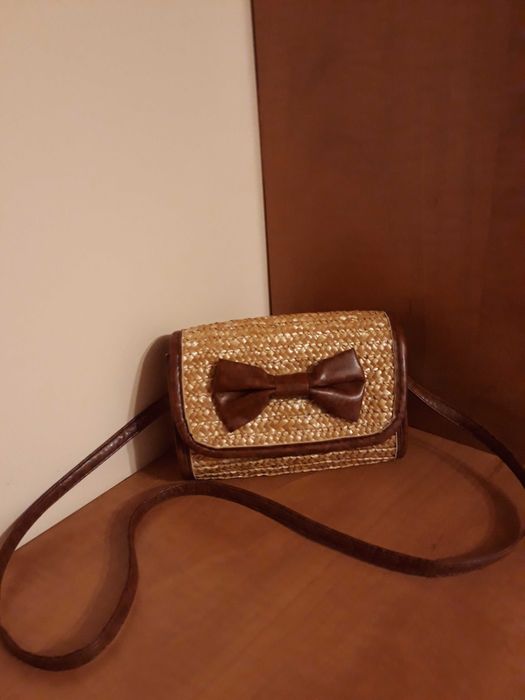 Дамска чанта с дълга дръжка