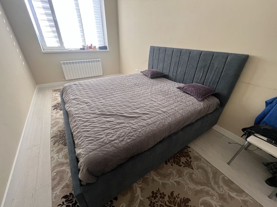 двуспальная кровать