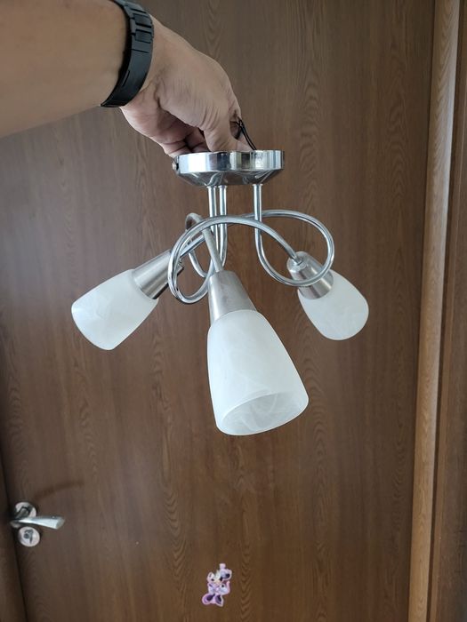 Троен спот и два полюлея