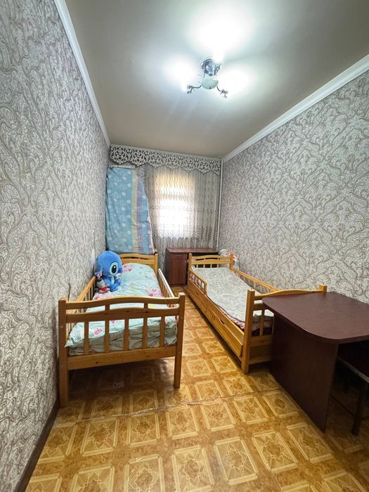 Buyuk ipak yo'li metrosi yonida