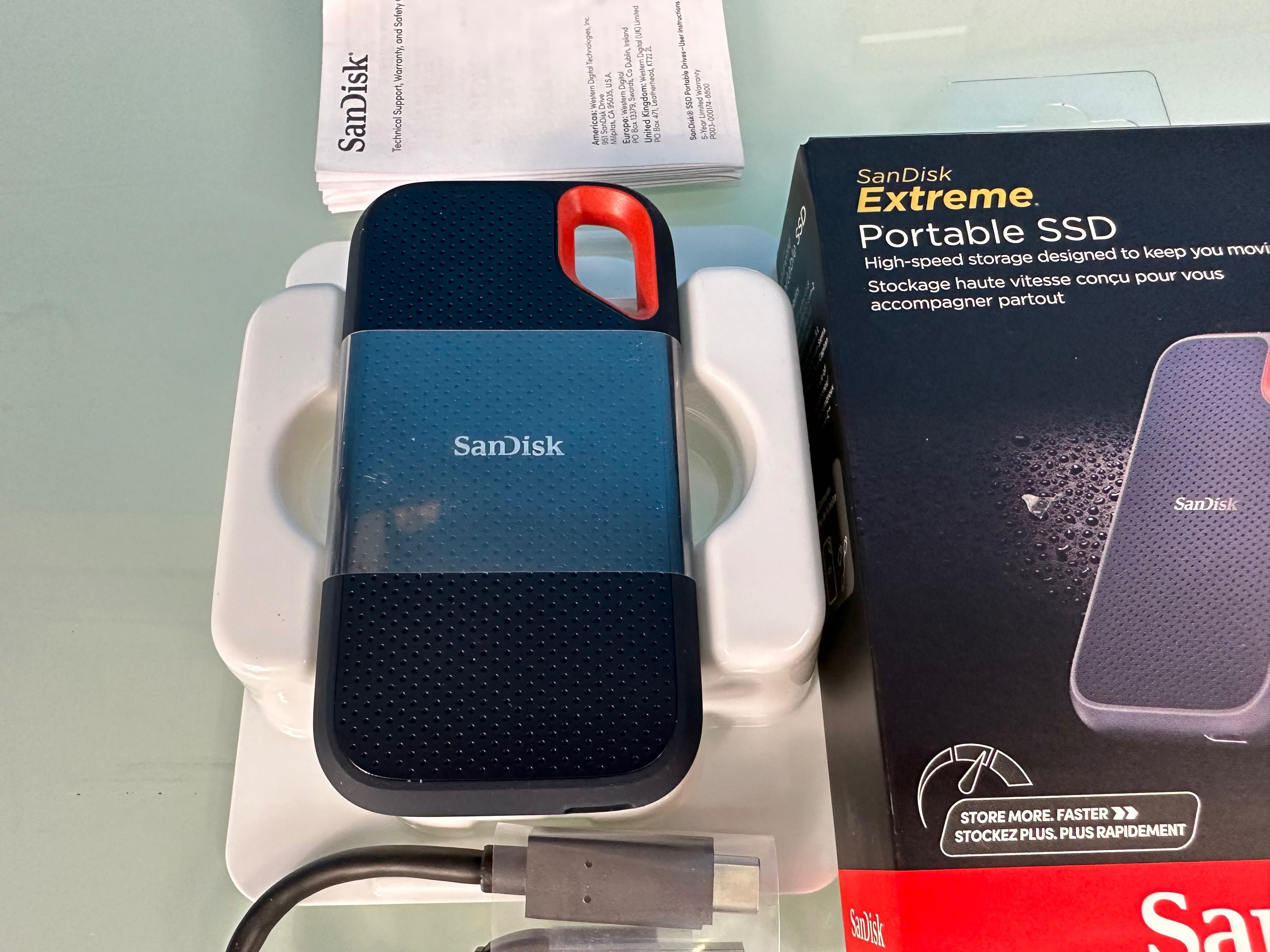 Външен SSD SanDisk Extrem V2 - 4TB скорост до 1050MB/s