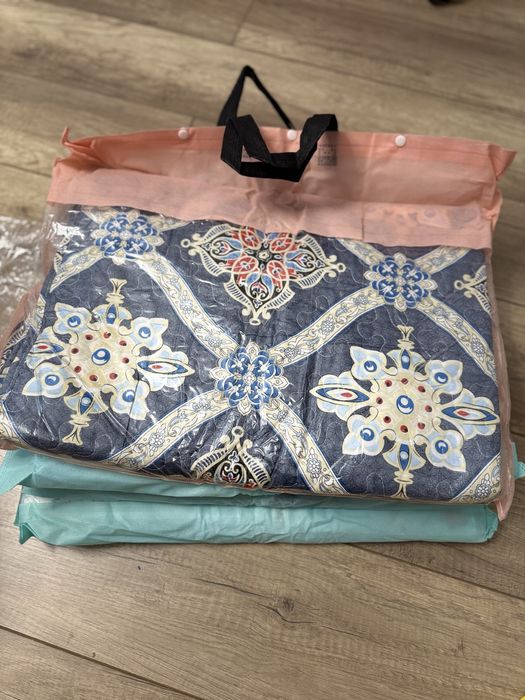 Продам тоненькие одеяла