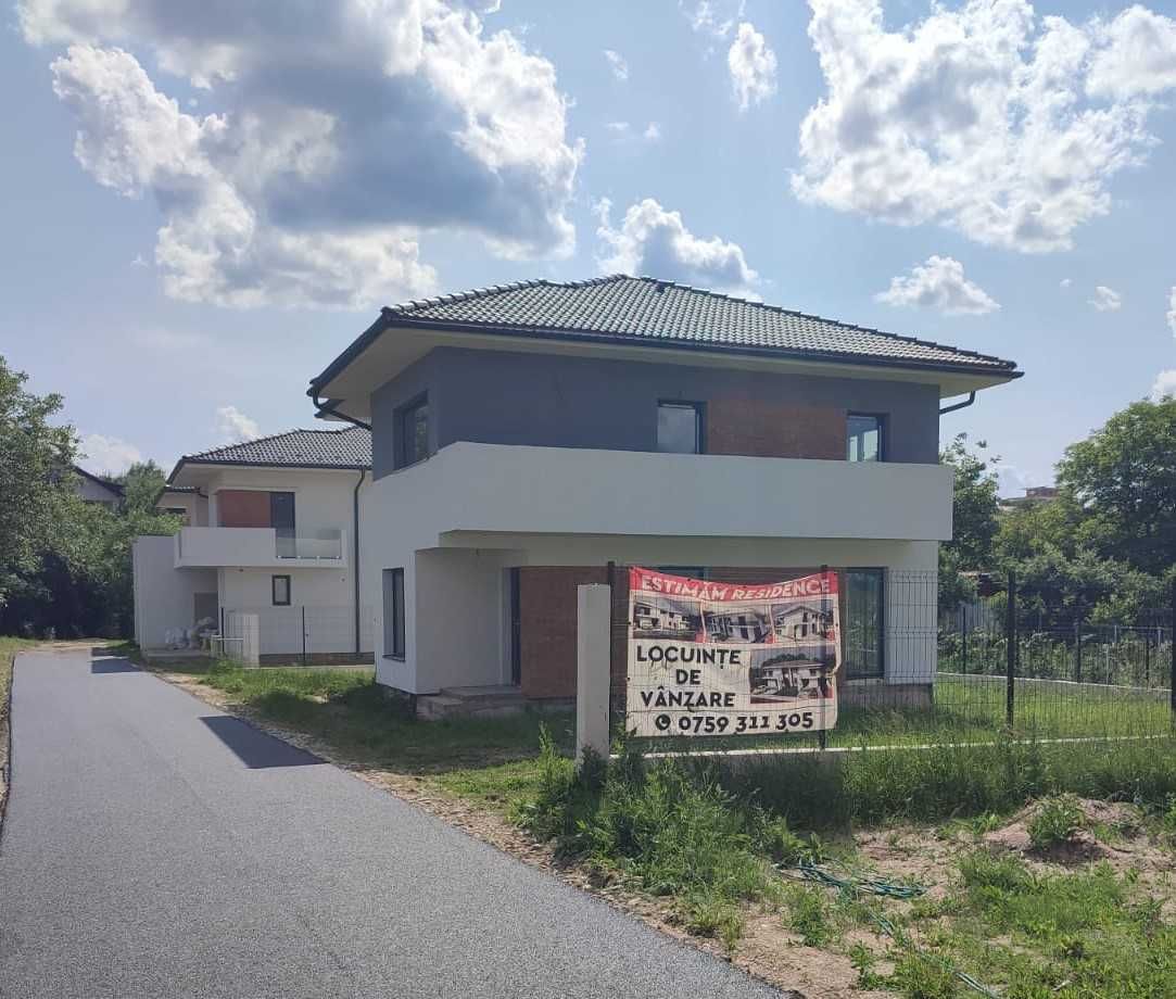 CASĂ de vînzare stradă asfaltată