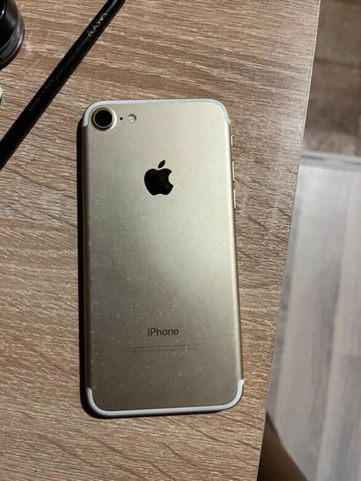 iPhone 7 продам .