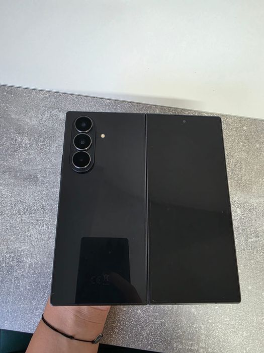 Vând samsung galaxy z fold7 512gb impecabil,negru