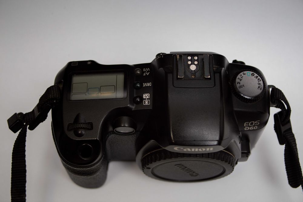 Canon D60 Body fara card