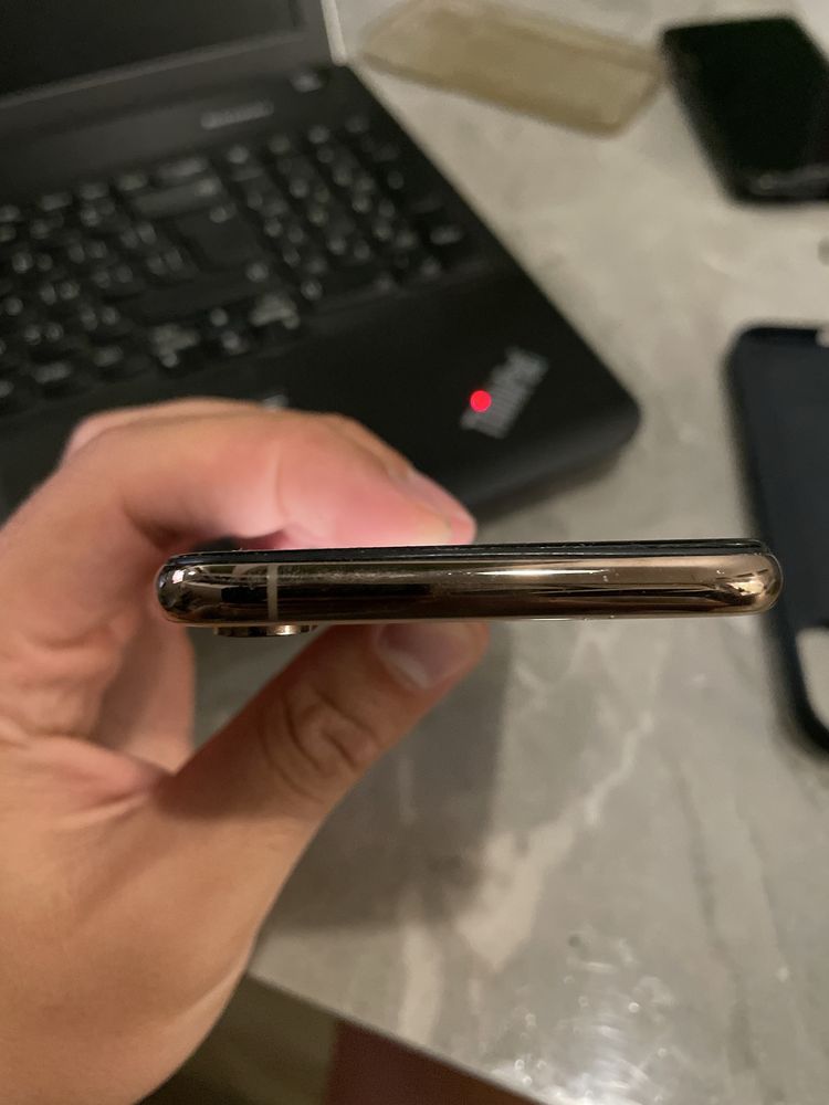 Iphone XS gold 64gb с нов дисплей