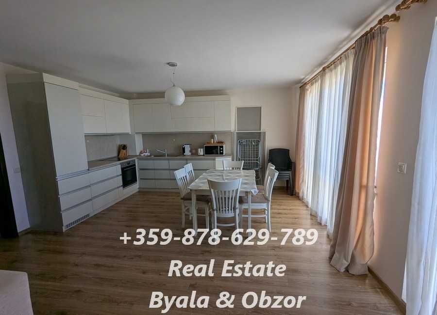 Тристаен апартамент с 2 бани и 2 тераси с морска гледка