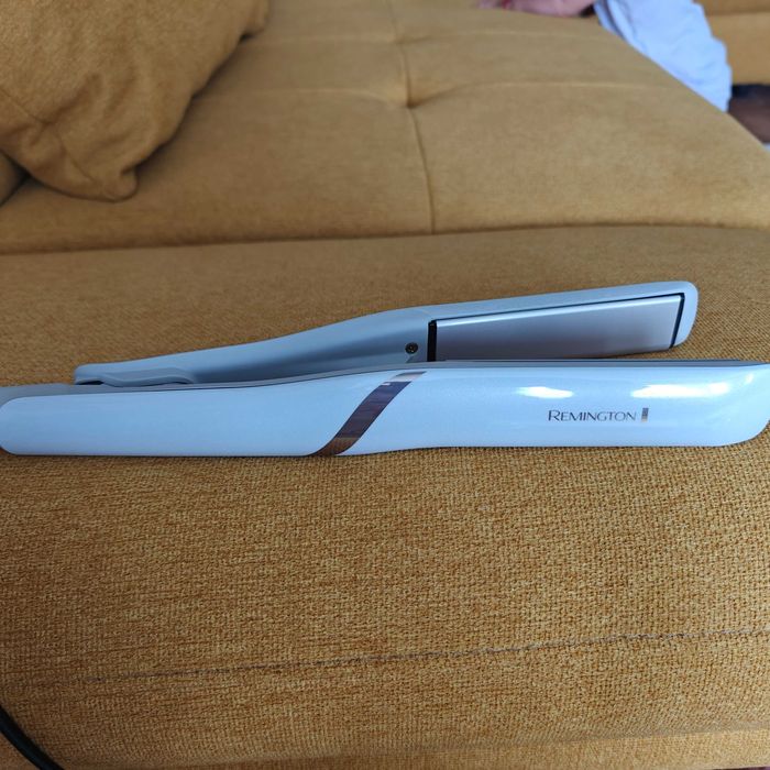Преса за коса Remington HYDRAluxe Pro S9001