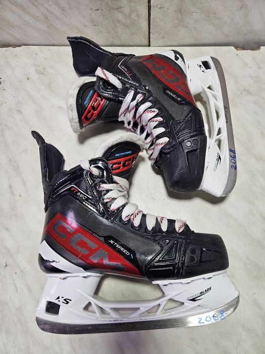 Patine 2068 hochei hockey CCM Jetspeed FT 680  marime 37,5  ( 24 cm)