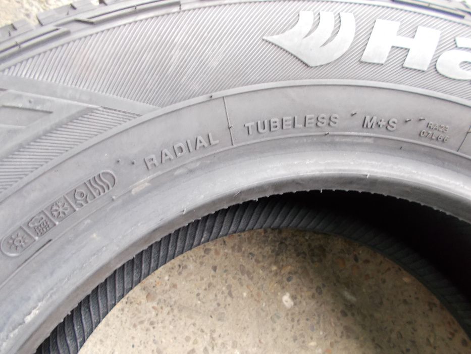 2 anvelope M+S 225 65 16 Hankook profil 8,5mm ca noi