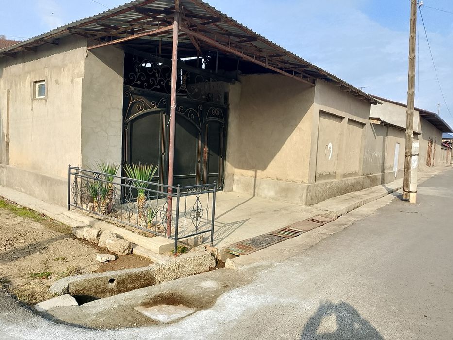 Аранчада ховли сотилади