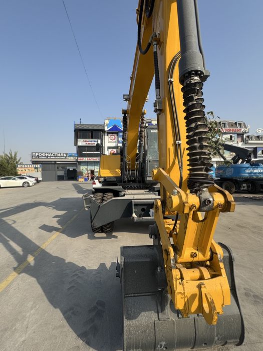 sinomach 215W экскаватор