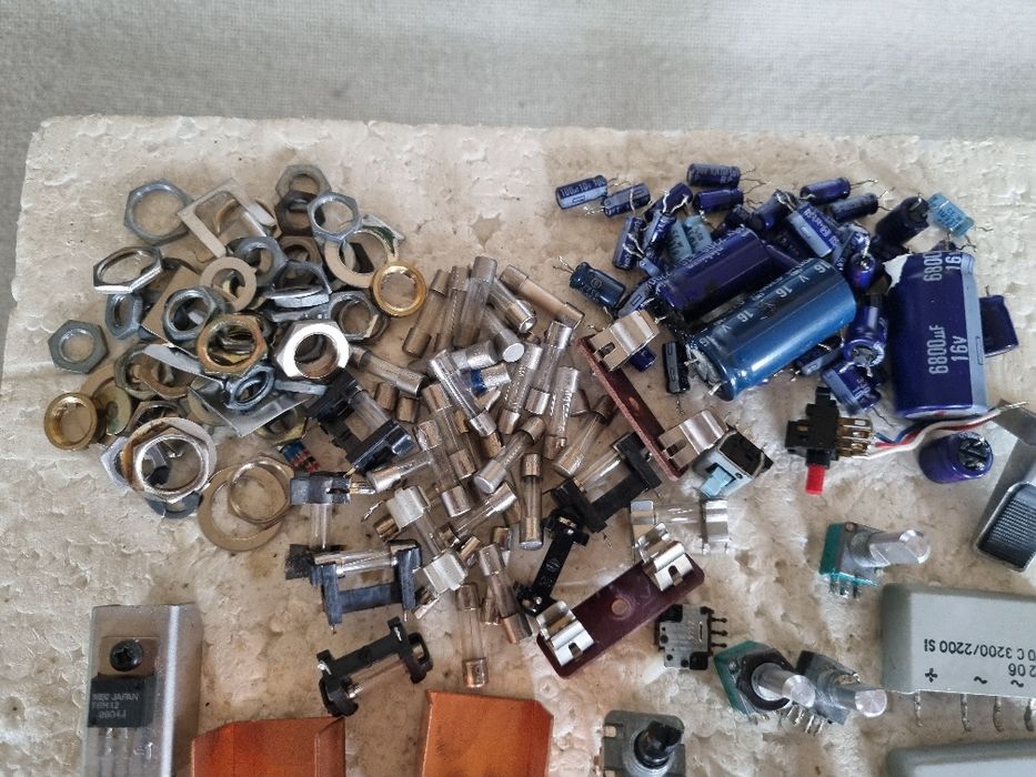Pachet dif piese, componente aparatura, etc. Perfecta stare