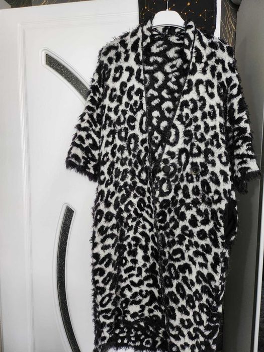 Продавам дамско манто 100% вълна