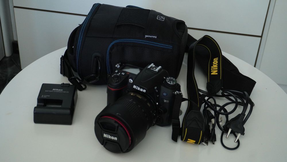 Фотоапарат Nikon D7000 с аксесоари
