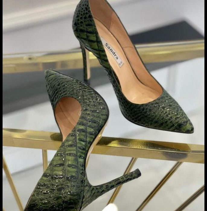 Продам женские туфли