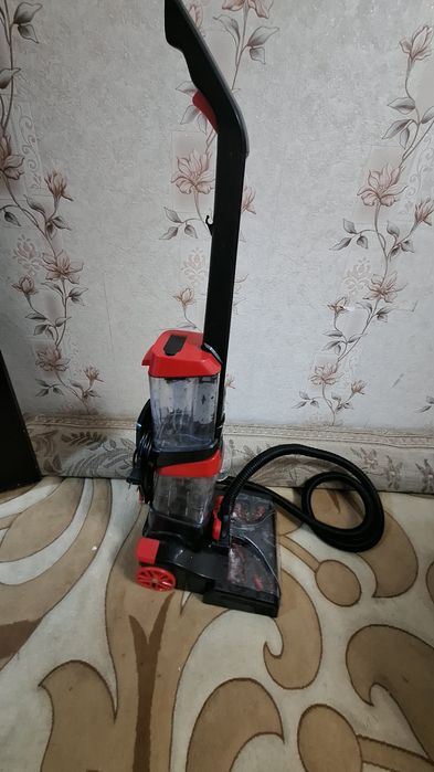 Продам вертикальный моющий пылесос COMPAS