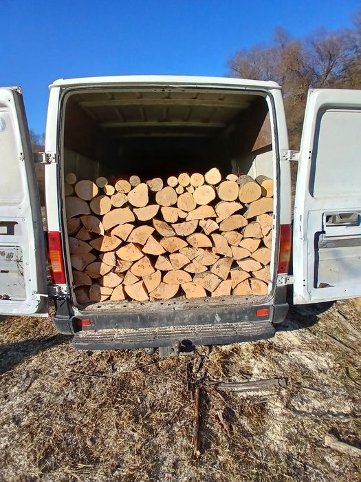 Vând lemne de foc  carpen fag tăiate și crepate la dorința clientului