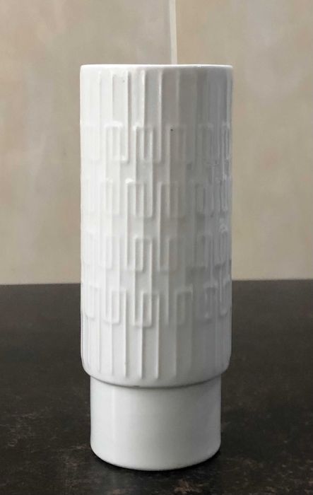 Vaza alba din portelan , PMR Jaeger &Co, Bavaria Germany, anii `60.