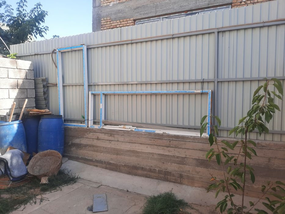 Продам пластиковое окно и дверь